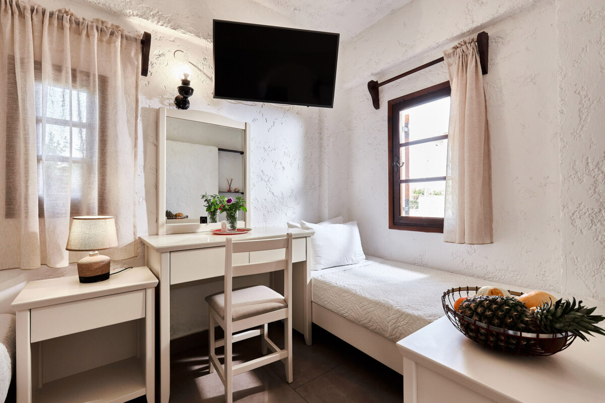 Mila Malia Studios Standard Triple Studio LXVI Mila Malia Studios Standard Triple Studio LXVI