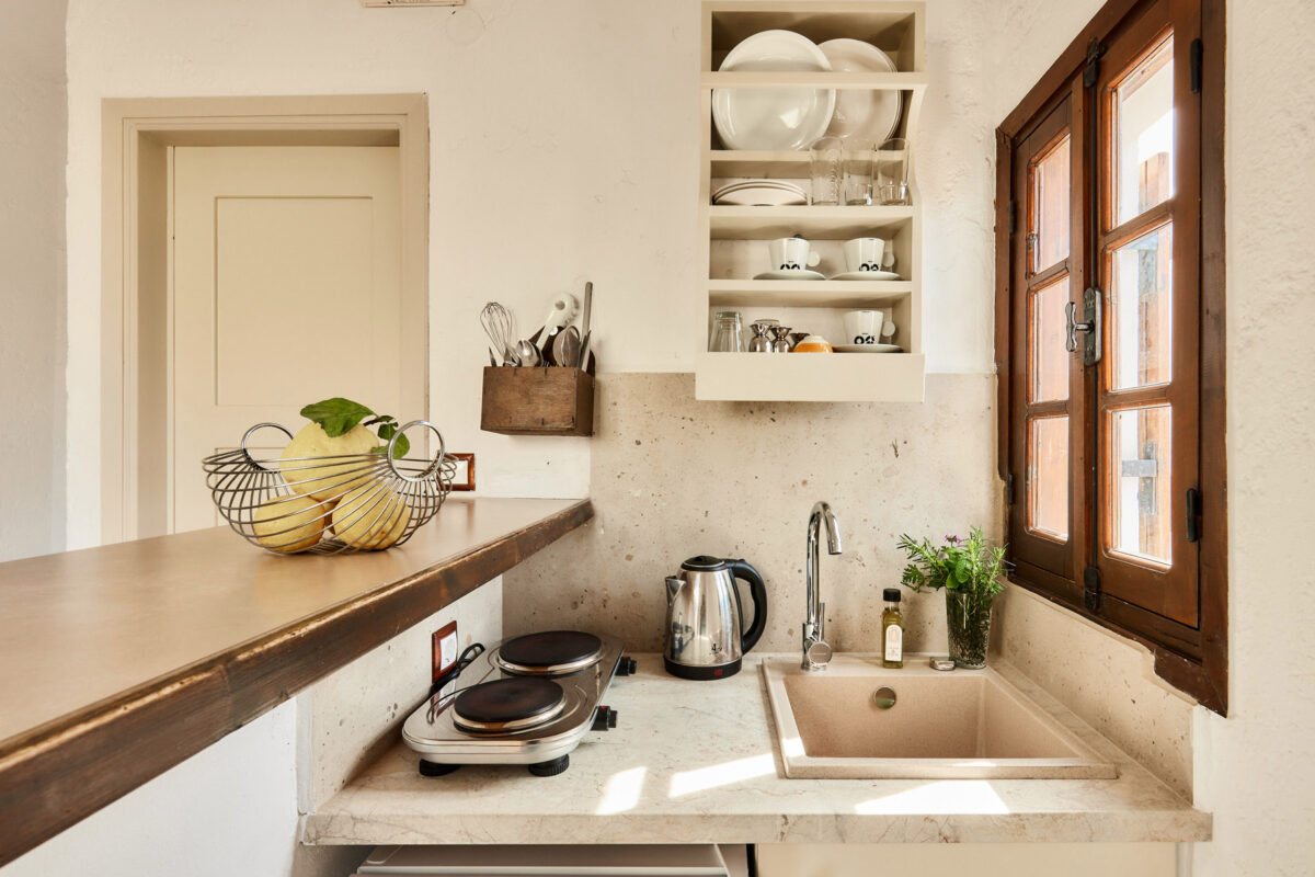 Mila Malia Studios Standard Triple Twin Studio III LXXVIII Mila Malia Studios Standard Triple Twin Studio III LXXVIII