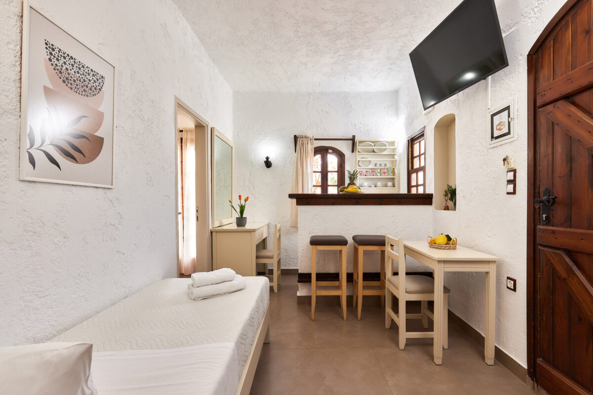 Mila Malia Studios Standard Triple Twin Studio III VI Mila Malia Studios Standard Triple Twin Studio III VI