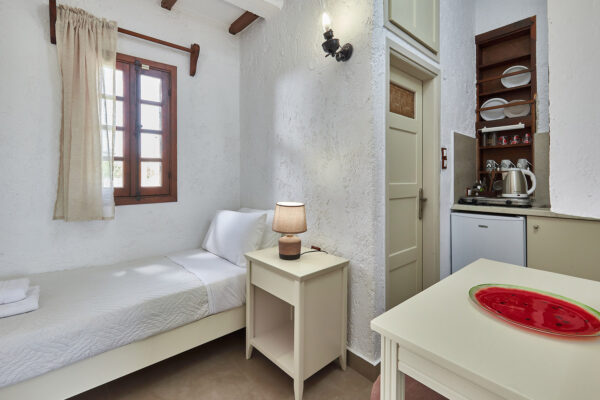 Mila Malia Studios Standard Triple Twin Studio XC