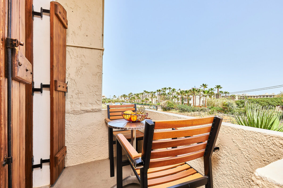 Mila Malia Studios Superior Quadruple Studio XCVIII Mila Malia Studios Superior Quadruple Studio XCVIII