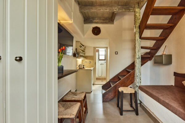 Mila Malia Studios Superior Quintuple Studio CIV